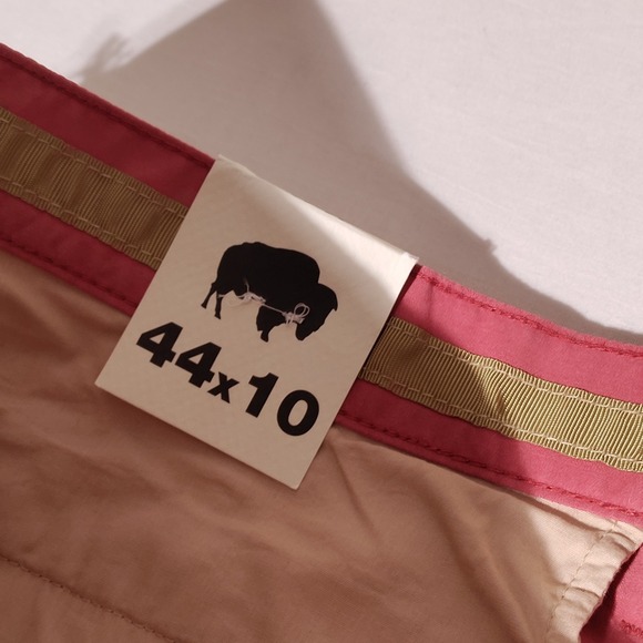 NWT Mountain Khakis Shorts Men's 44x10 (42.25"X10" Actual) Rose Poplin Relaxed - Picture 15 of 16